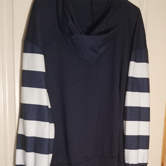 Women's Nautical Anchor Navy and White Hoodie, Size 3X - Picture 3 of 3